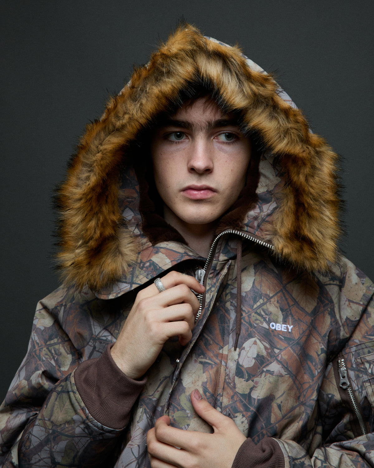 obey-n-2b-short-parka-fence-camo (zoomed)