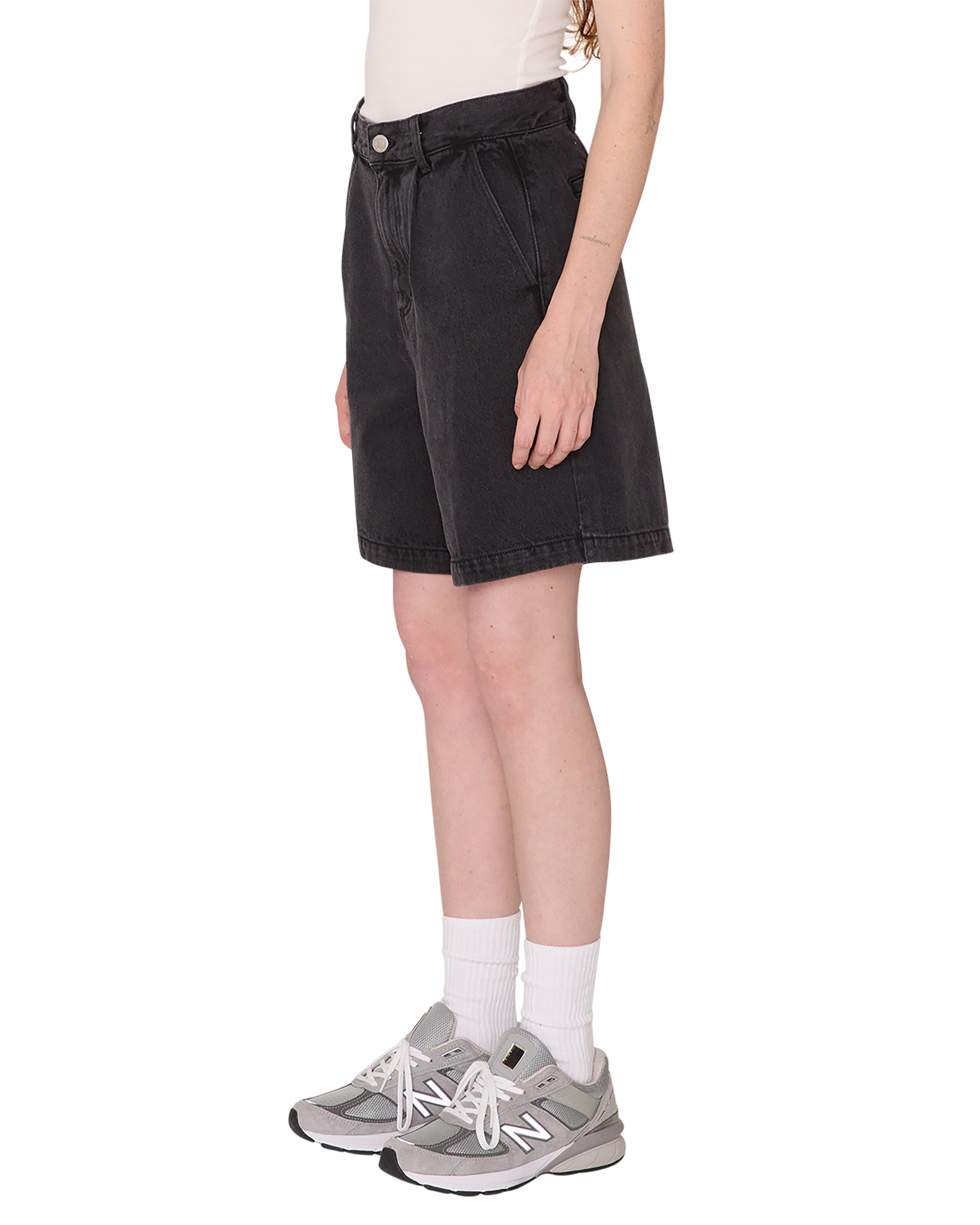 obey eli ii denim pleated short black ash (zoomed)