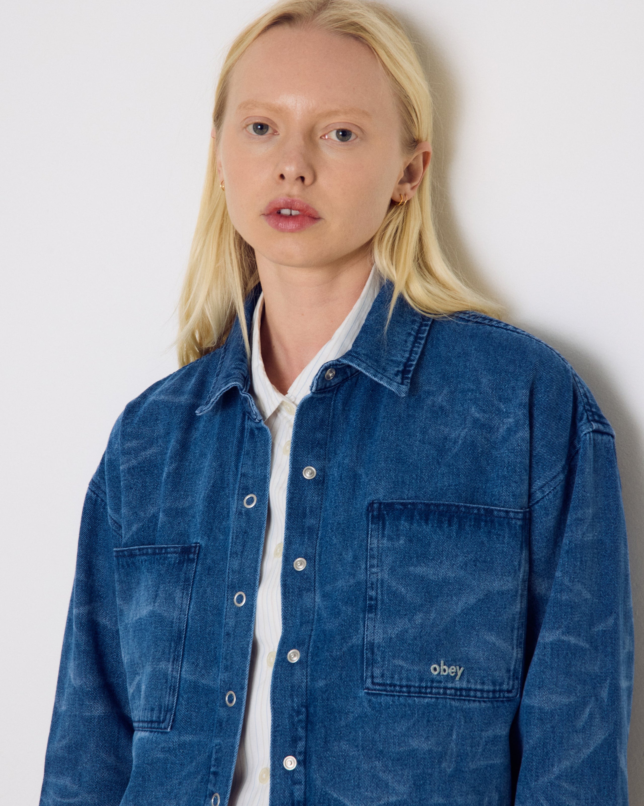obey-trinity-wrinkle-denim-shirt-medium-stonewash-ind-wrinkle (zoomed)