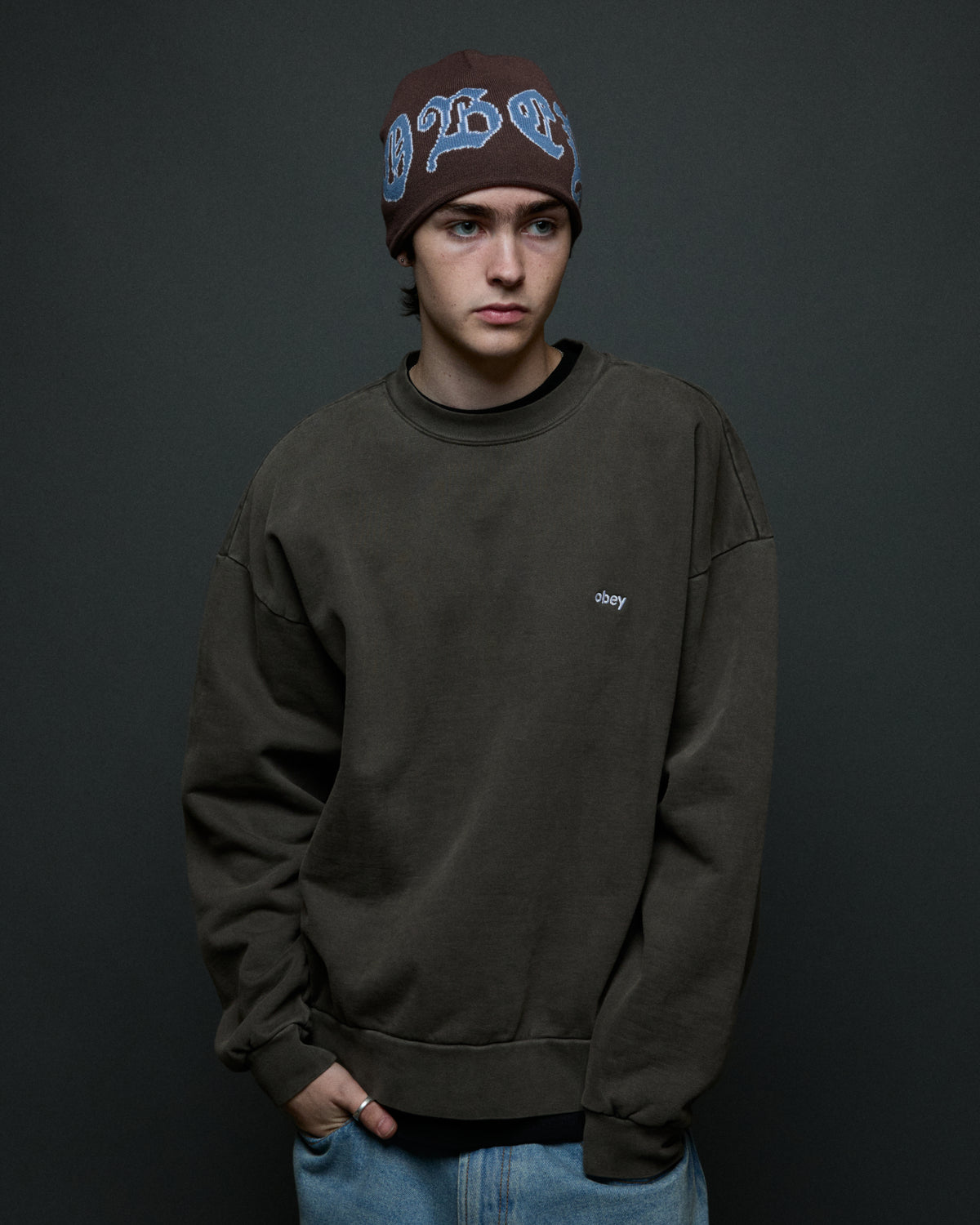obey-stina-beanie-dark-brown