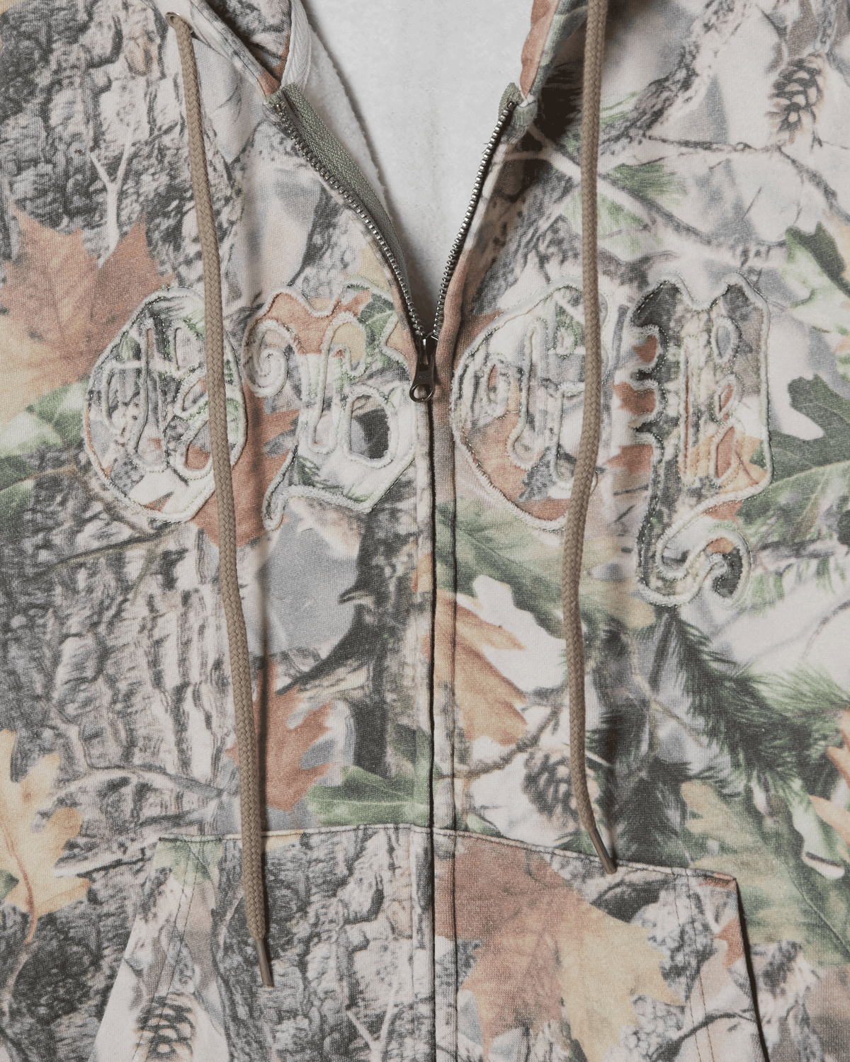 obey-gothic-zip-hood-dusty-vintage-wood-camo