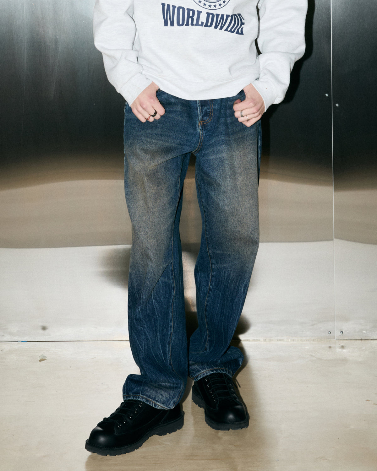 CLASSIC BAGGY DENIM (zoomed)