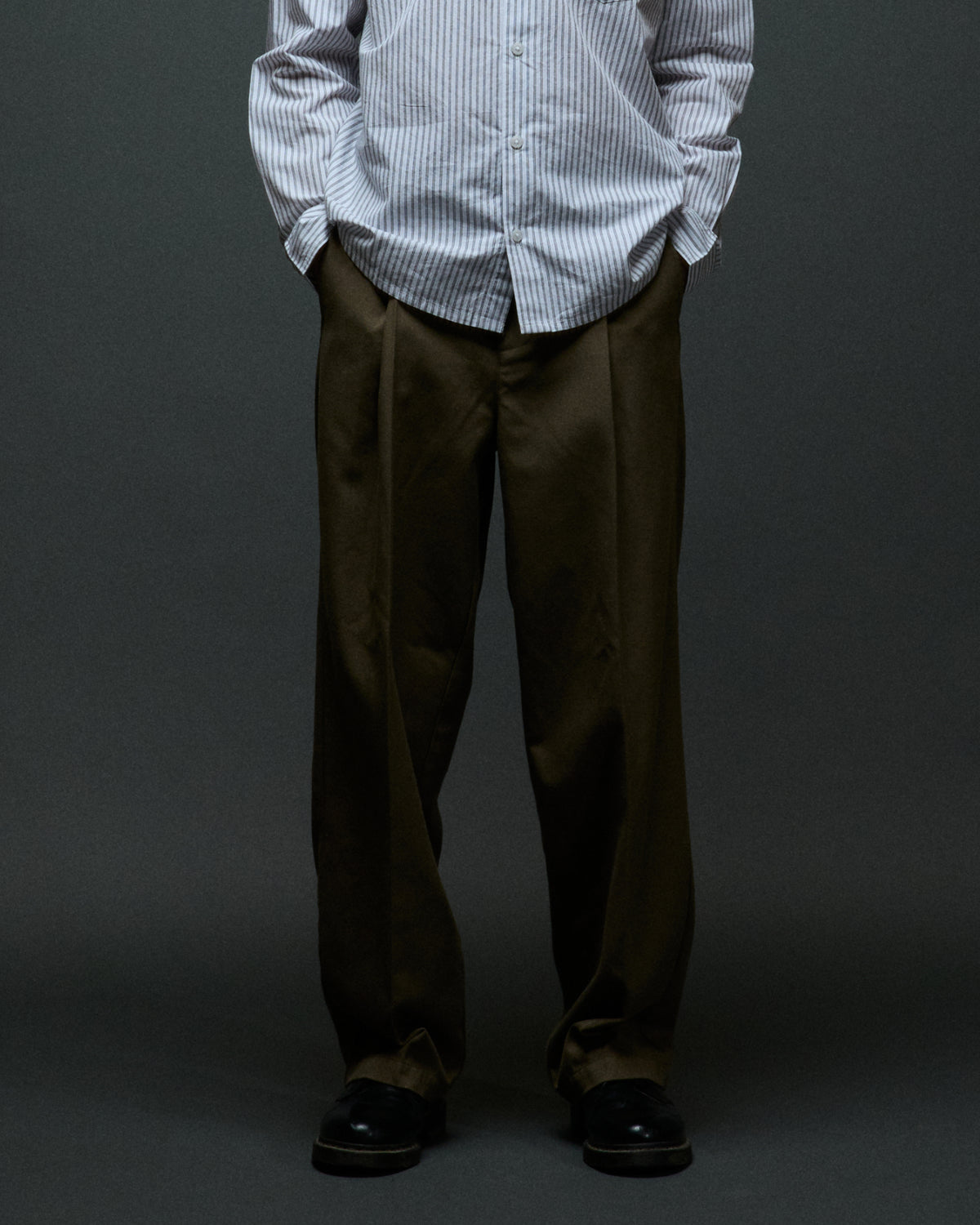obey-dean-pleated-pant-stone-gray