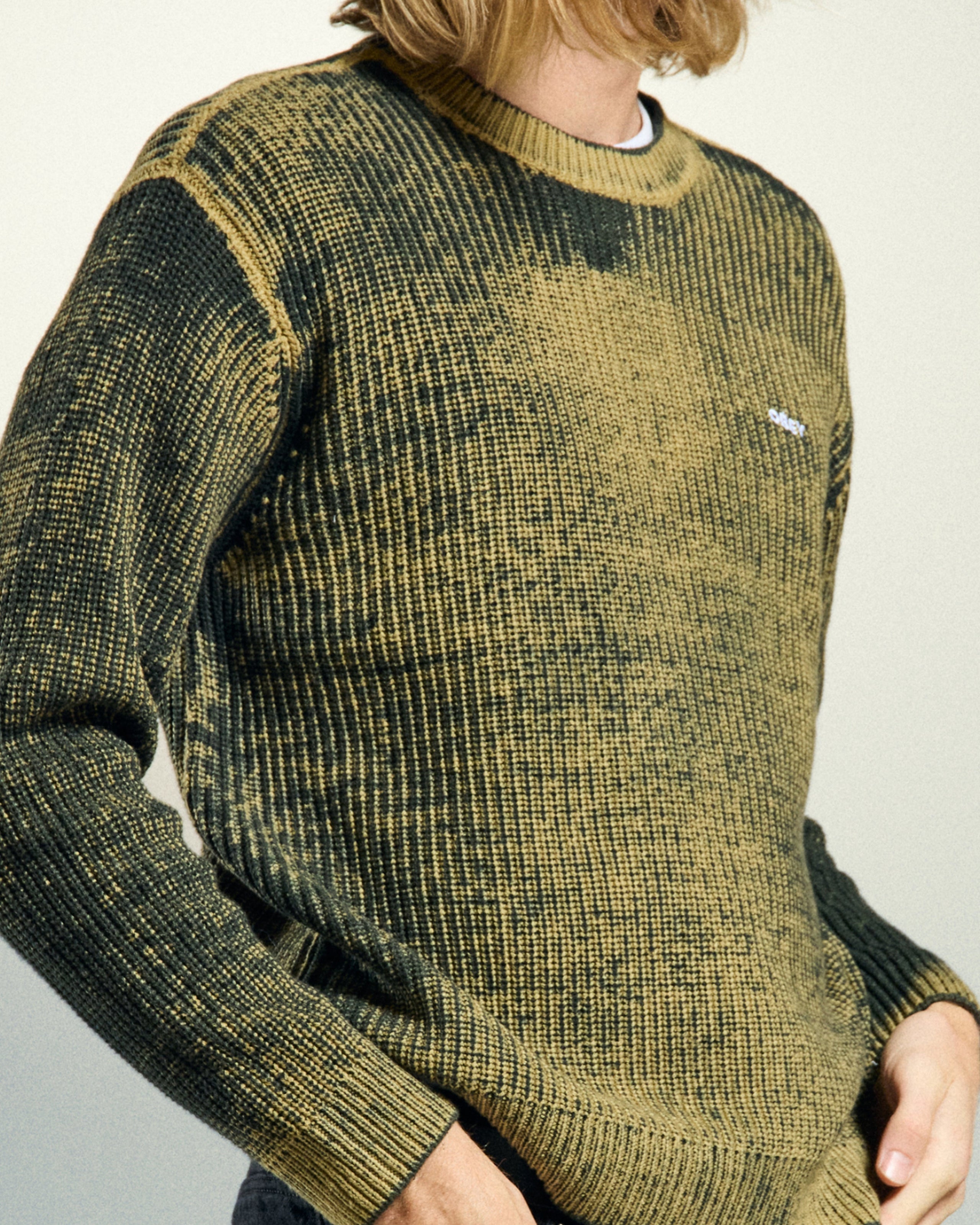 SPRAY EFFECT SWEATER