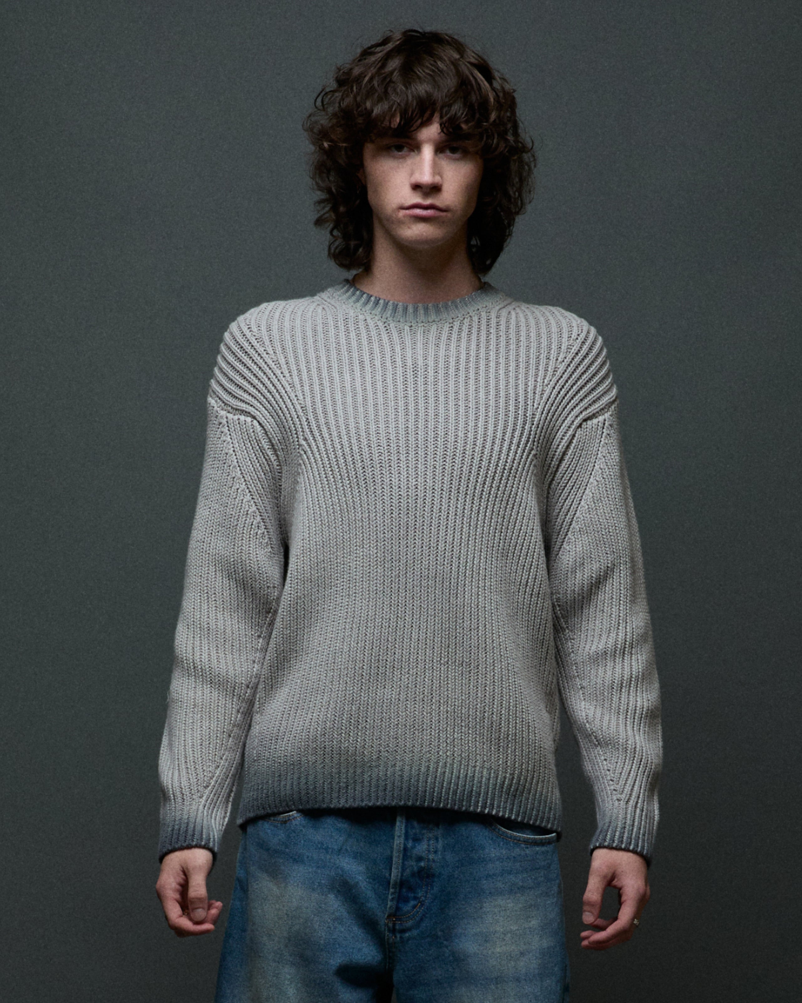 obey-ian-faded-wash-sweater-grey-faded-wash (zoomed)