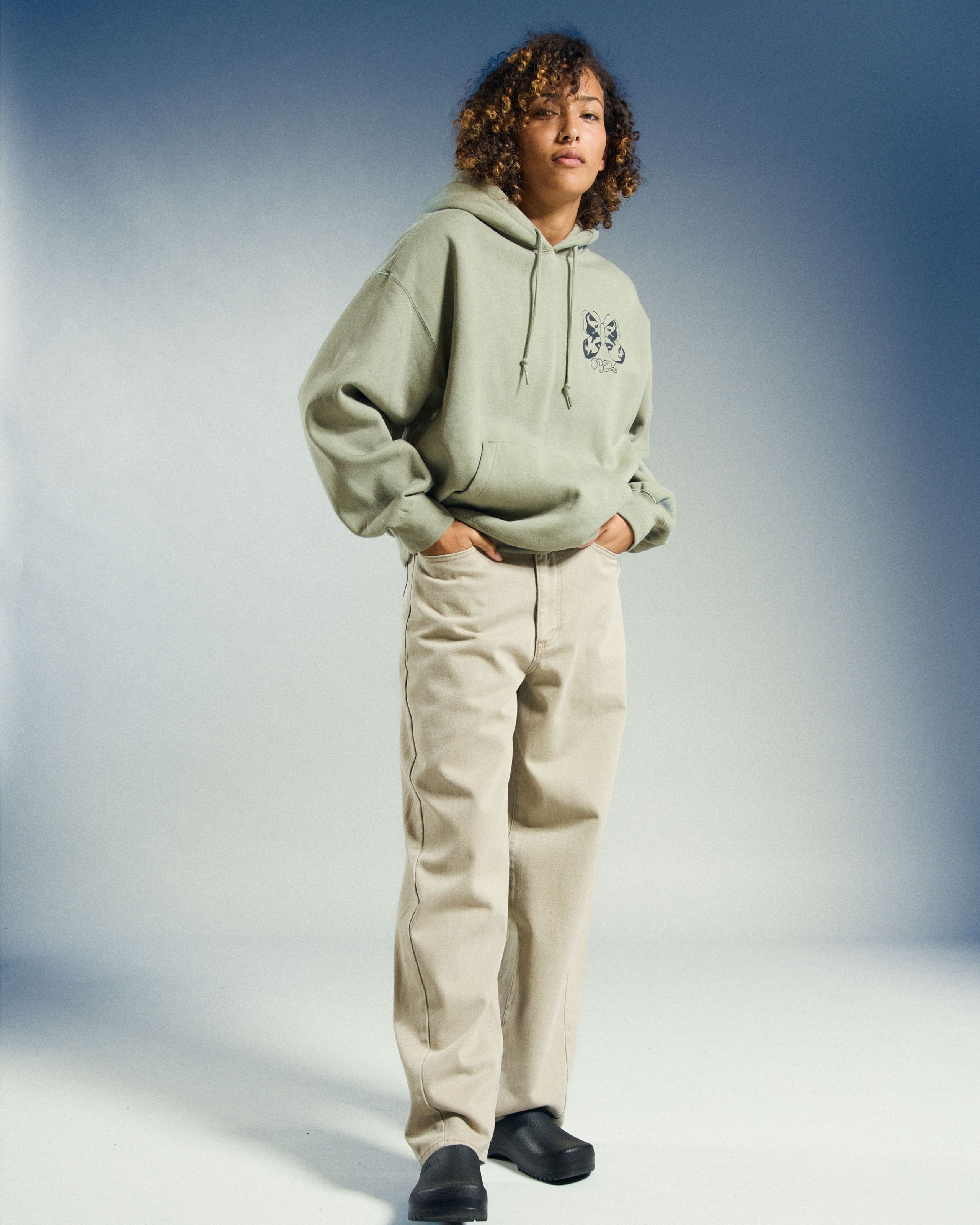 obey-butterfly-baggy-pullover-shadow (zoomed)