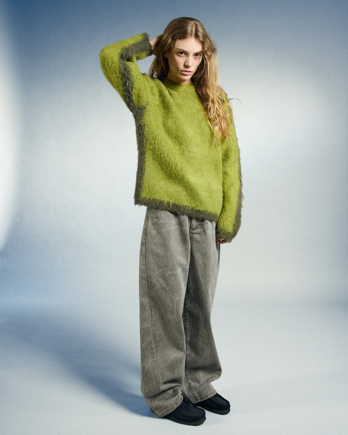 AURA CREW SWEATER