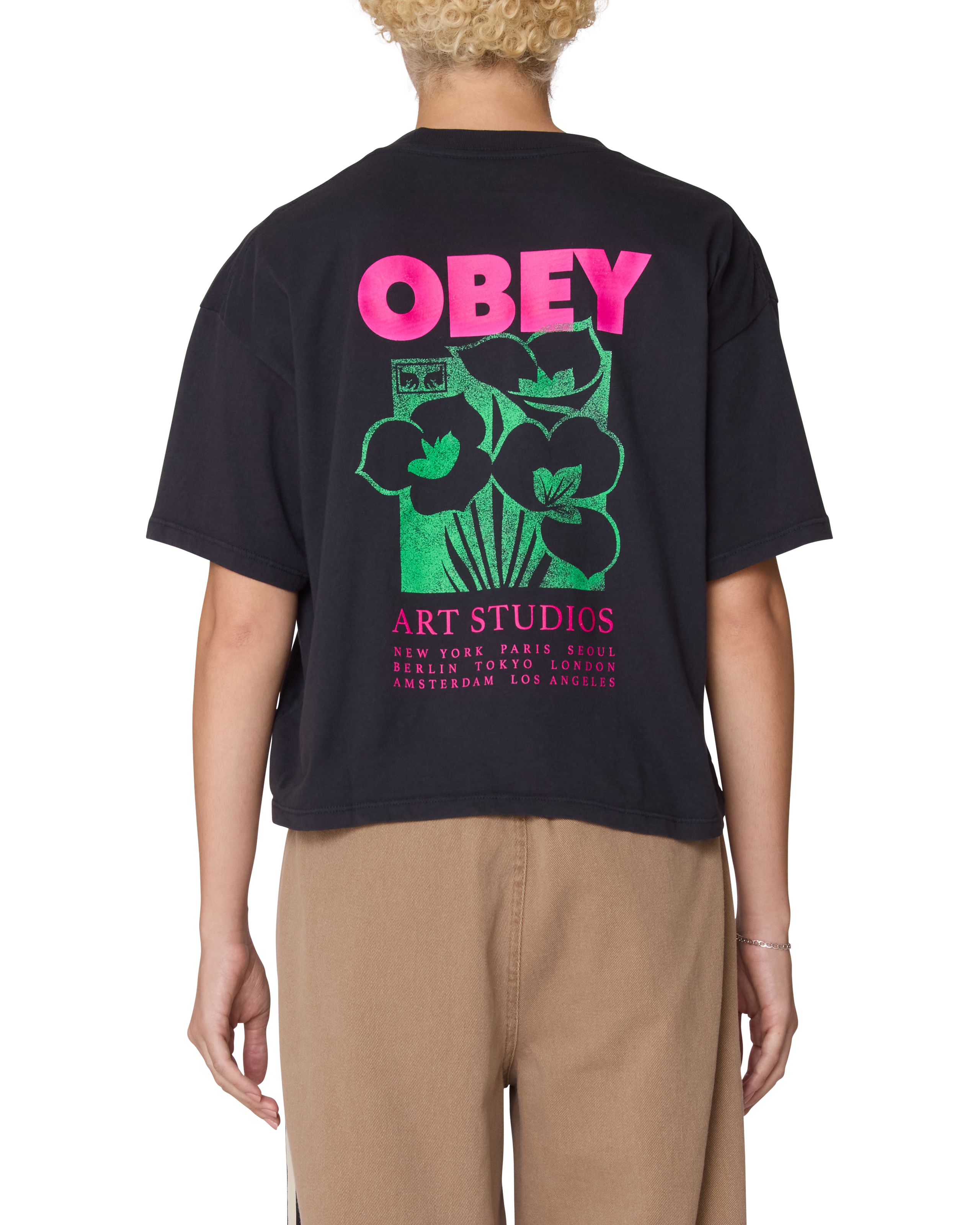 ART STUDIO FLOWERS ROW T-SHIRT