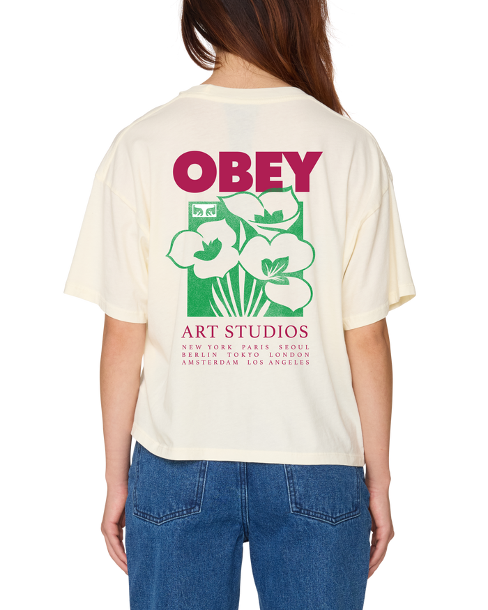 ART STUDIO FLOWERS ROW T-SHIRT