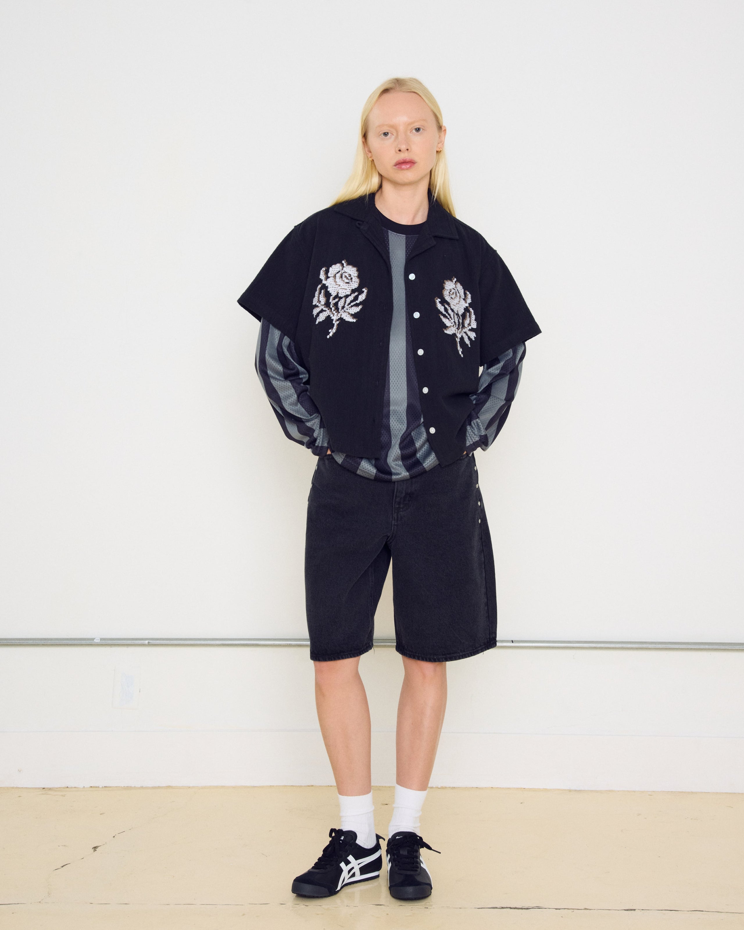 obey-roses-embellished-ss-shirt-off-black (zoomed)